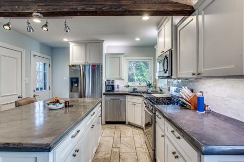 1405 Bluebonnet Dr, Fort Worth TX  76111-1407 exterior