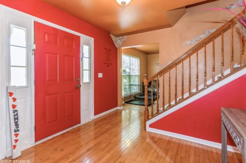 818 Edgewater Ln, Joliet, IL 60404-9520