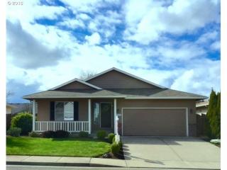 2755 Fairway St, Woodburn, OR 97071-7706