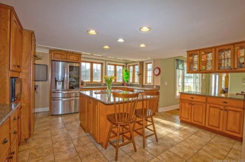 31 Wells Rd, Granby CT  06035-1604 exterior