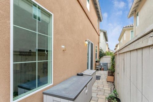 1359 Dolomite Way, San Marcos CA  92078-2824 exterior