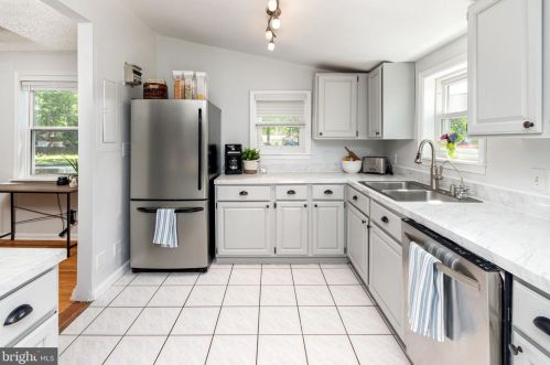 1217 Pine Ave, Shady Side MD 20764-9575 exterior