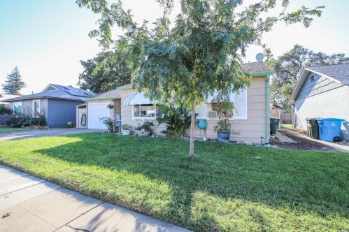 135 Maple St, Vacaville, CA 95688-6941