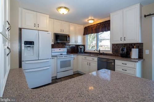 151 Tanglewood Ln, Lancaster PA  17601-3315 exterior