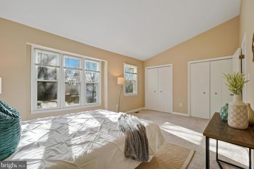 9048 Saffron Ln, Silver Spring MD 20901-4272 exterior