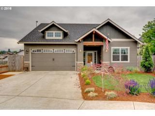 900 Pineview Ct, Estacada, OR 97023-9344