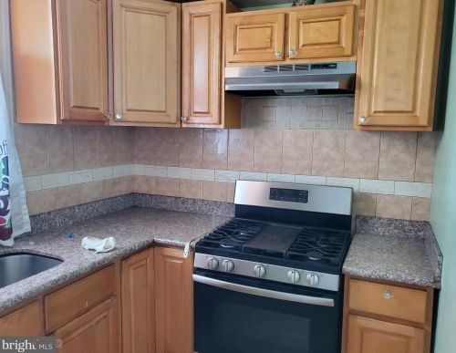 5647 10th St, Philadelphia PA 19141-3601 exterior