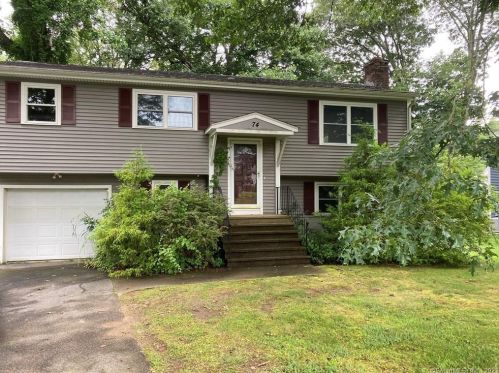 74 Laurelwood Dr, Niantic, CT 06357-2015