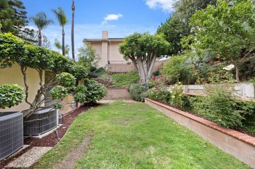 1430 Greenbriar Rd, Glendale CA  91207-1053 exterior