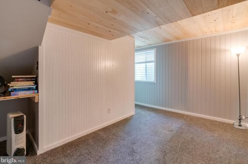 239 Railroad Ave, Ephrata PA  17522-2327 exterior