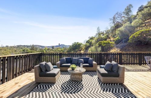 558 Miller Creek Rd, San Rafael CA  94903-1319 exterior
