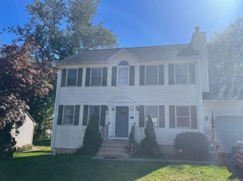 79 Kenmore Ave, Waterbury, CT 06708-1869