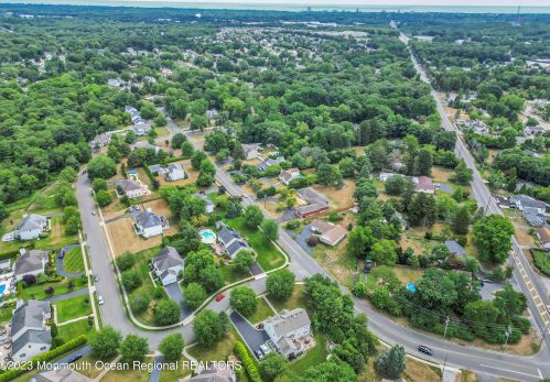 232 Cold Indian Spg Rd, Tinton Falls NJ 07712-3224 exterior