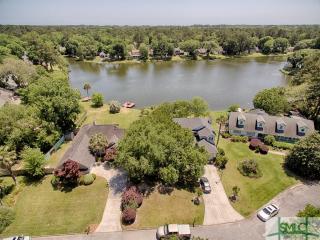 19 Copperfield Dr, Savannah, GA 31410-3944