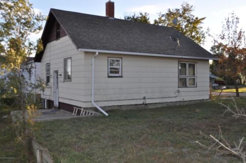 4 4th Ave, Thunder Hawk, SD 57638-1022