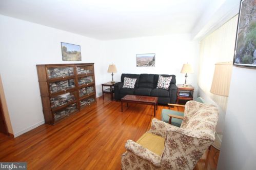 34 Kino Blvd, Trenton, NJ 08619-1456