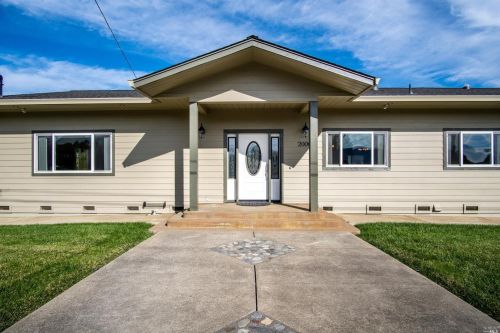 2000 Sanford Rnch Rd, Ukiah CA 95482-5251 exterior