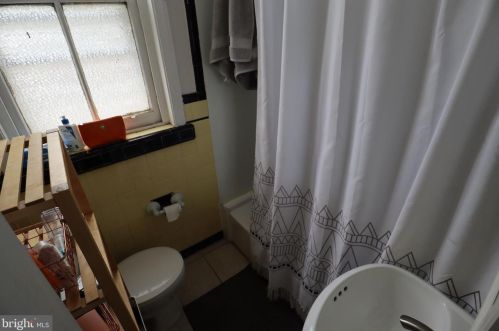 421 44th St, Philadelphia PA  19104-3980 exterior