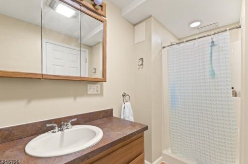 1 Village Ct, Dover NJ  07869-3497 exterior