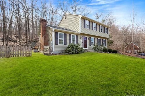41 Great Quarter Rd, Sandy Hook, CT 06482-1560