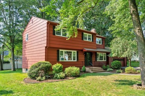 144 Trinity Ave, Glastonbury, CT 06033-1338