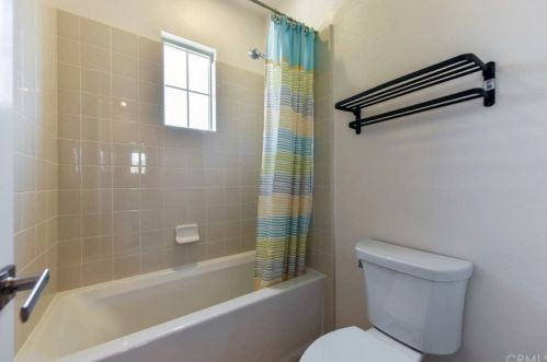73 Gainsboro, Irvine CA  92620-2187 exterior