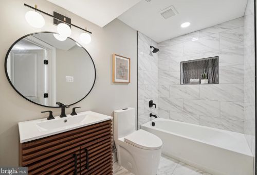 1610 Noyes Dr, Silver Spring MD  20910-2224 exterior