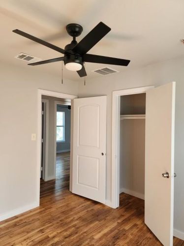 1719 Adina St, Austin TX  78721-1507 exterior