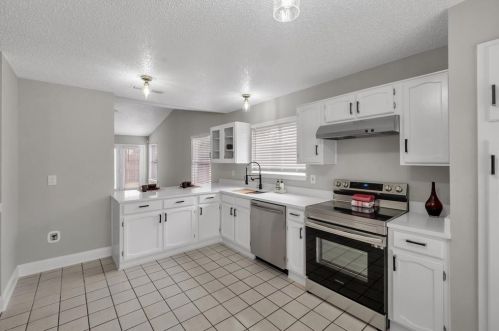 3948 Queens Ct, Garland TX 75043-2938 exterior