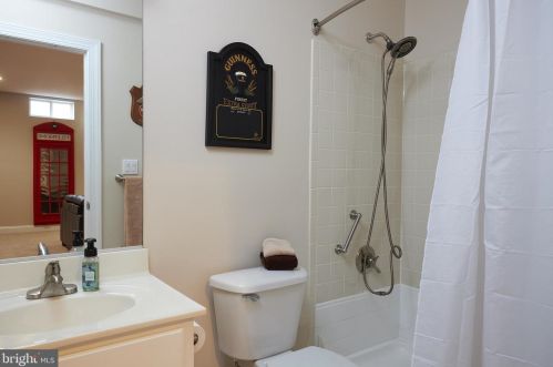 309 Reserve Gate Ter, Silver Spring MD 20905-5040 exterior