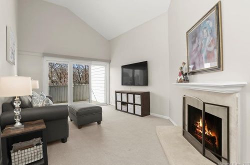 54 Rowayton Woods Dr, Norwalk, CT 06854-3932