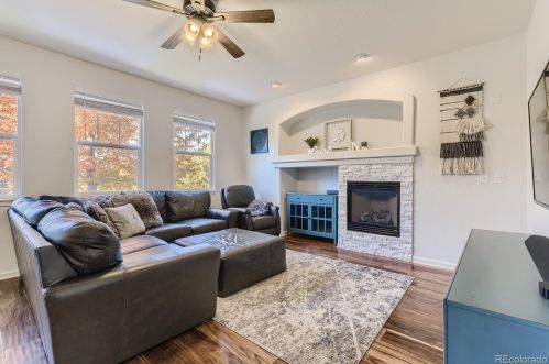 24561 Ontario Dr, Aurora CO 80016-6072 exterior