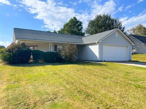 135 Claremont Dr, Porterdale, GA 30016-7324