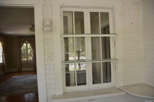 5390 Magnolia Ave, Riverside CA  92506-1250 exterior