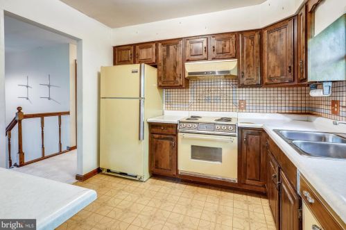 20 Hillman Ct, Aberdeen MD  21001-2407 exterior