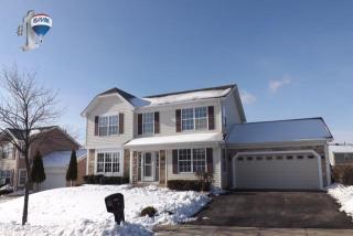 8 Spur Ct, Streamwood, IL 60107-3341