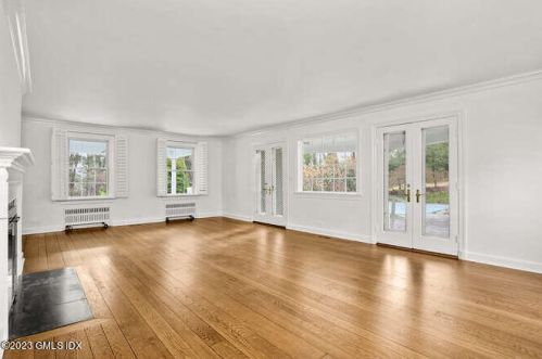 23 Bobolink Ln, Greenwich CT  06830-3801 exterior