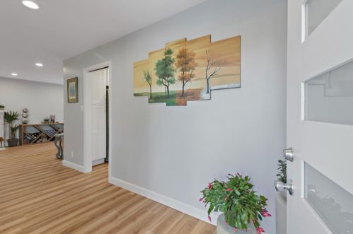 1654 Lee Dr, Mountain View, CA 94040-3615