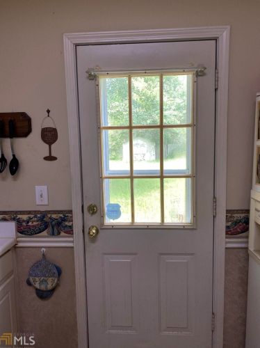305 Crosswalk Dr, Auburn, GA 30011-3432