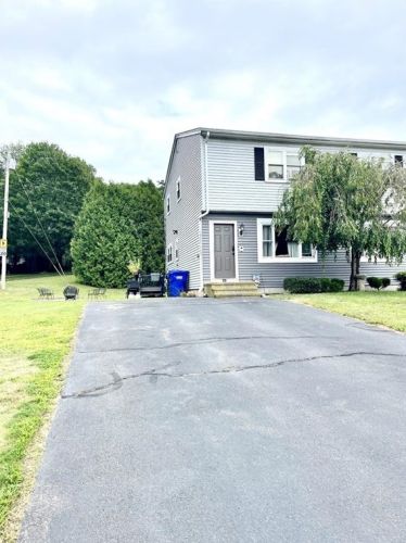 20 Brandywine Dr, Westerly, RI 02891-1726