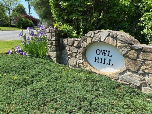 6 Sleepy Day Rd, Huntington, CT 06484-2271