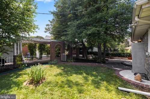 1700 14th St, Arlington VA  22209-2941 exterior