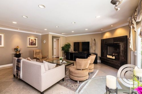 3217 Dora Verdugo Dr, Glendale CA  91208-1756 exterior