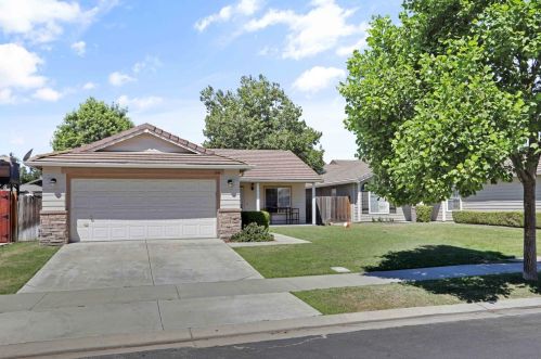 1141 Stone Oak Dr, Manteca, CA 95336-9111