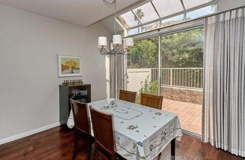 1885 Caminito De La Montana, Glendale CA  91208-3044 exterior
