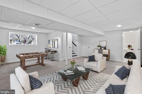 8335 Collins Ave, Camden NJ  08109-3568 exterior