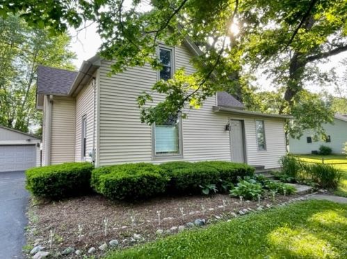 9566 Somonauk Rd, Hinckley, IL 60520-6142