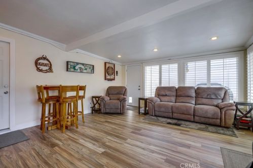 305 Kenmore St, Anaheim CA  92804-2114 exterior