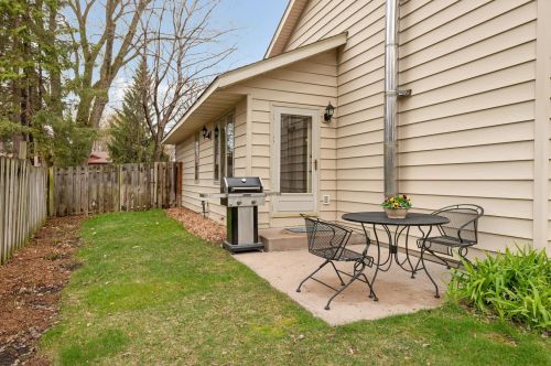 5498 Daisy Ct, Saint Paul MN  55110-2218 exterior