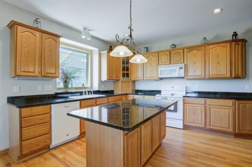 2737 Eagle Valley Dr, Saint Paul MN  55129-4224 exterior